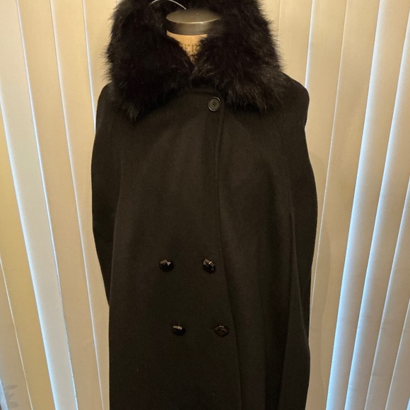 Nanette Lenore xl black poncho with faux fur - Picture 1 of 12
